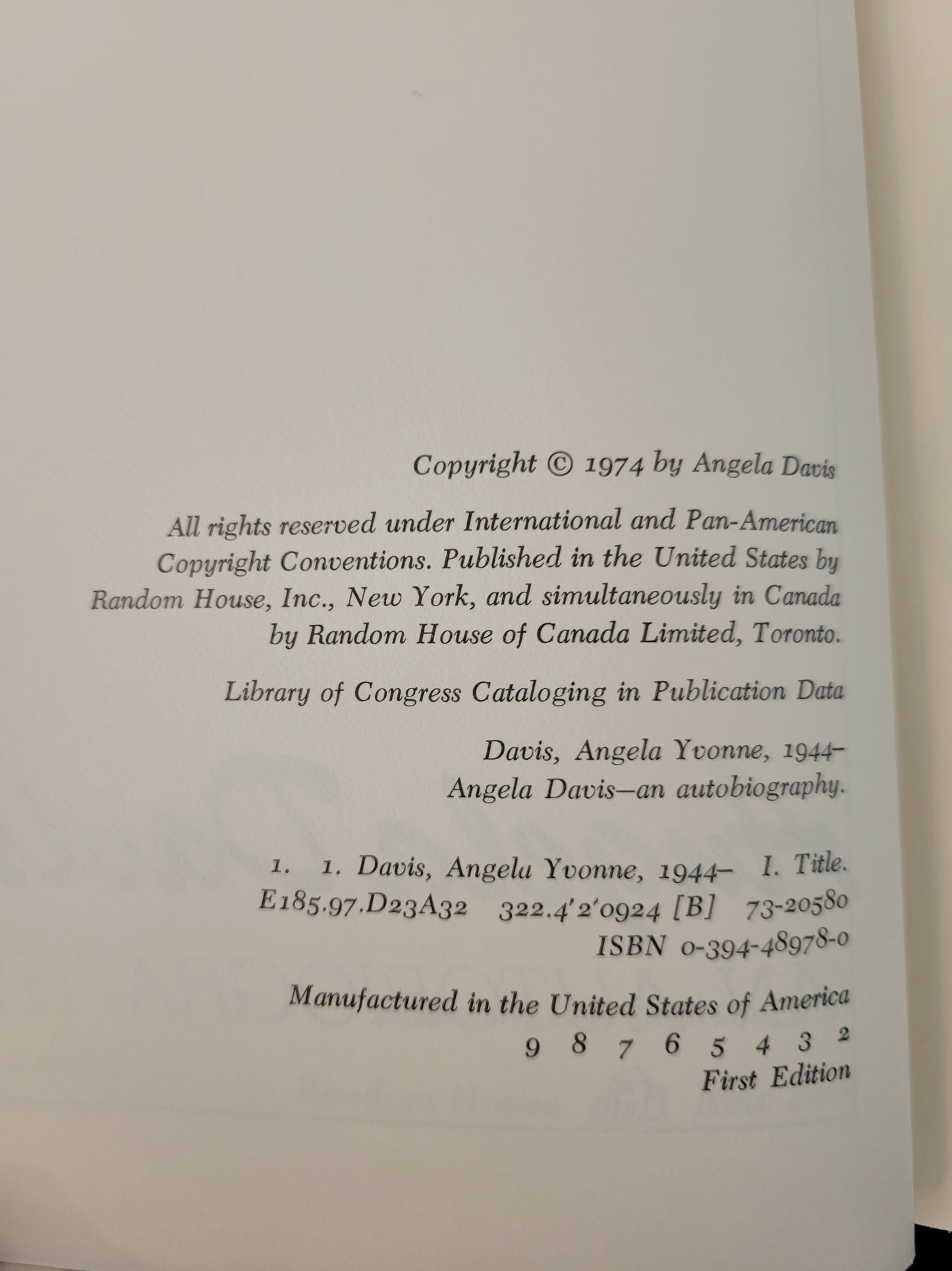 Angela Davis: An Autobiography.