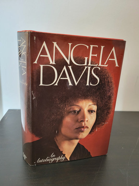 Angela Davis: An Autobiography.